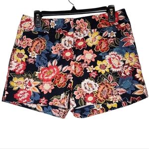 Loft floral chino shorts.  Pockets. ‎ Size 6. Cotton rayon spandex.